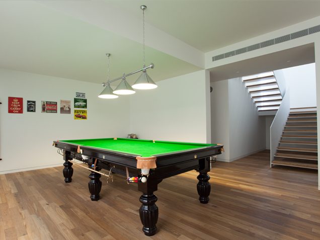 טכנוספירה מדרגות עץ