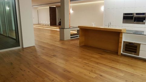 פרקט אלון מבוקע, מעושן בגמר לכה